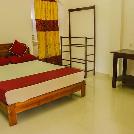 French Garden Eagle Wings Inn Uppuveli ภายนอก รูปภาพ